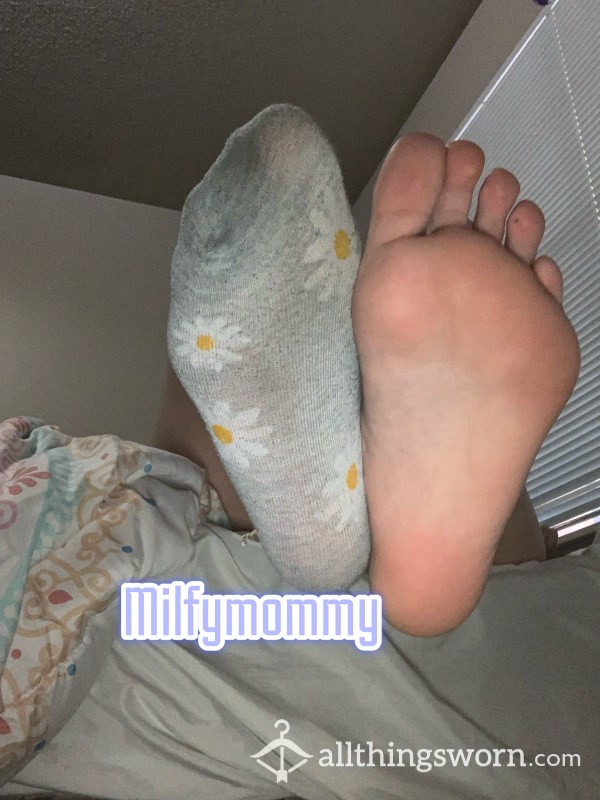 Dirty Daisy Socks 🌼