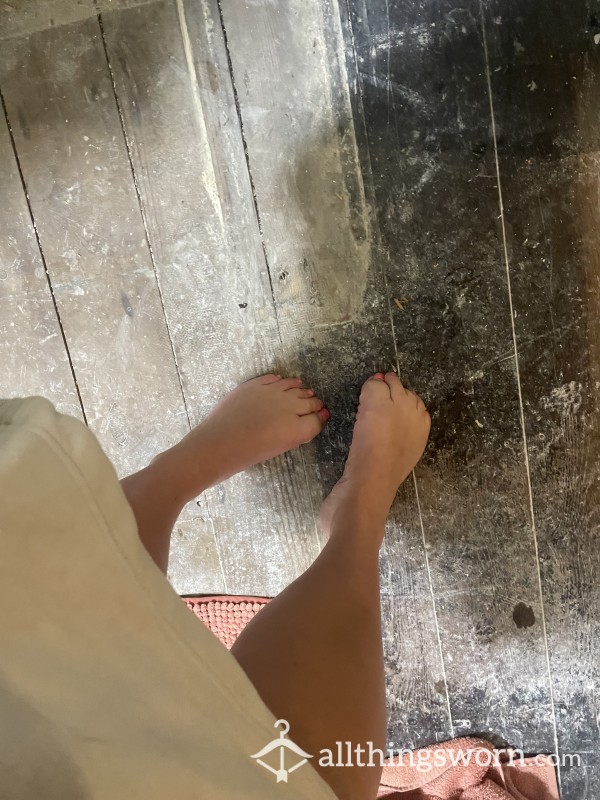 Dirty Dusty Renovation Feet 🦶