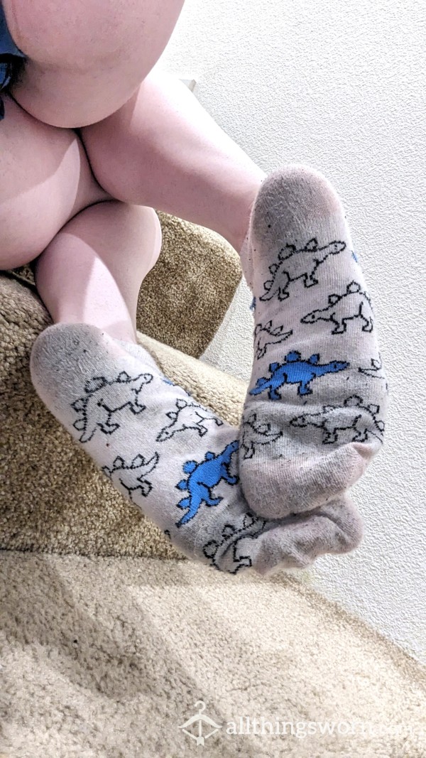 Dirty Pink Dino Ankle Socks