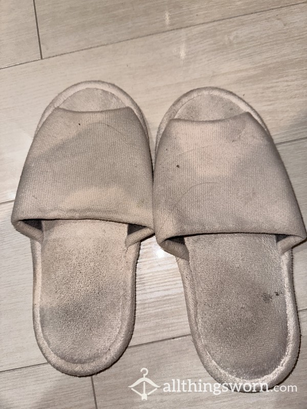 🍭SOLD🍭 Dirty Well Worned Bathroom Slippers