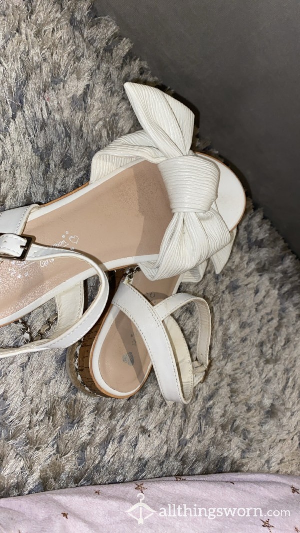 Dirty White Bow Strap Sandals