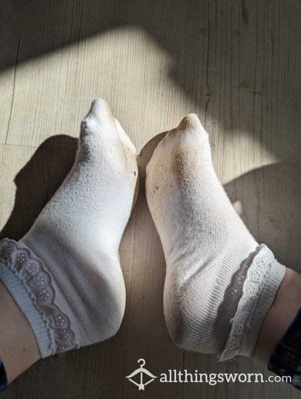 Dirty White Dolly Socks