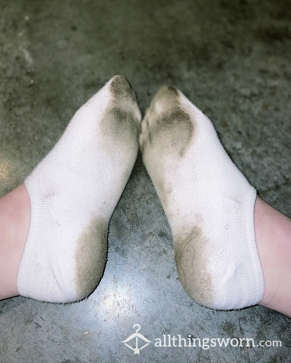 Dirty White No Show Socks 🧦👃