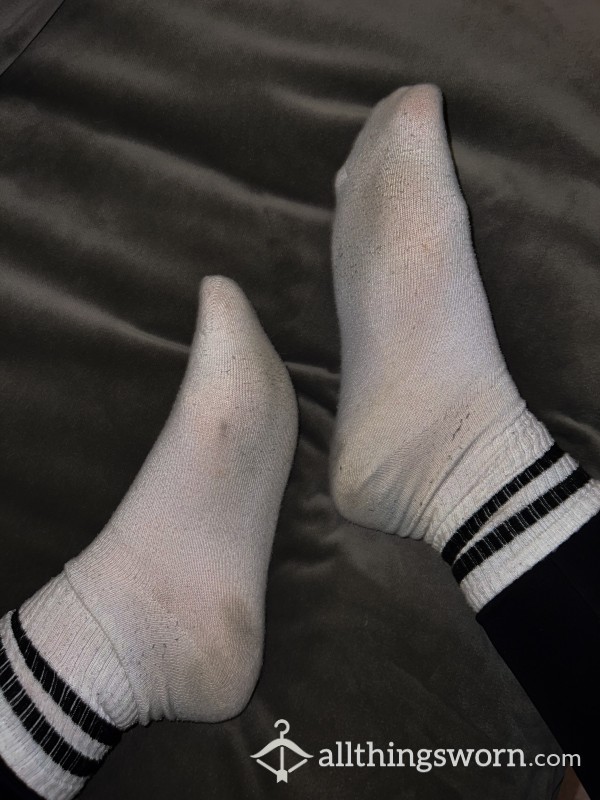 🧦 Dirty White Socks 🧦