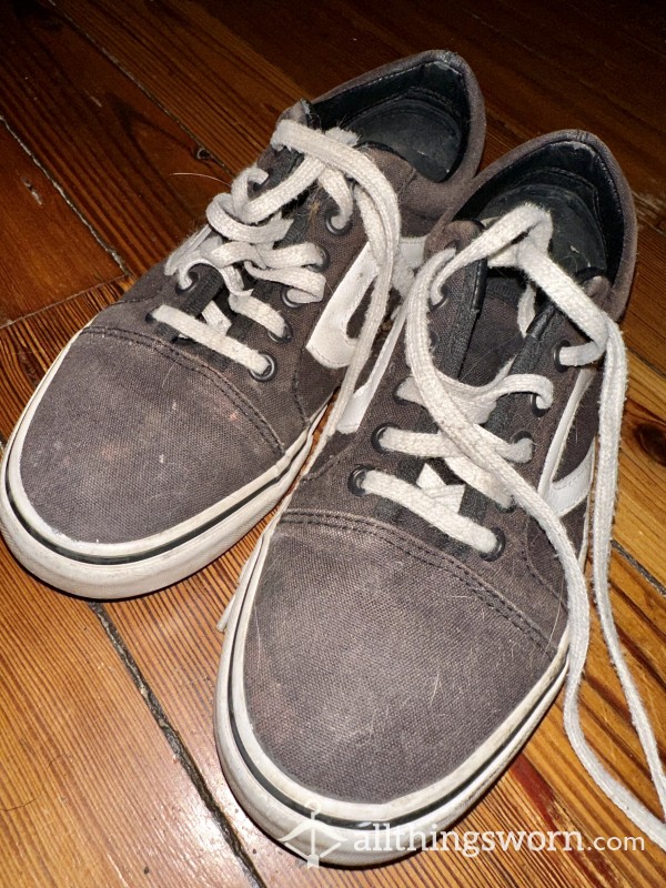 Disgusting & Falling Apart Black Sneakers 👟