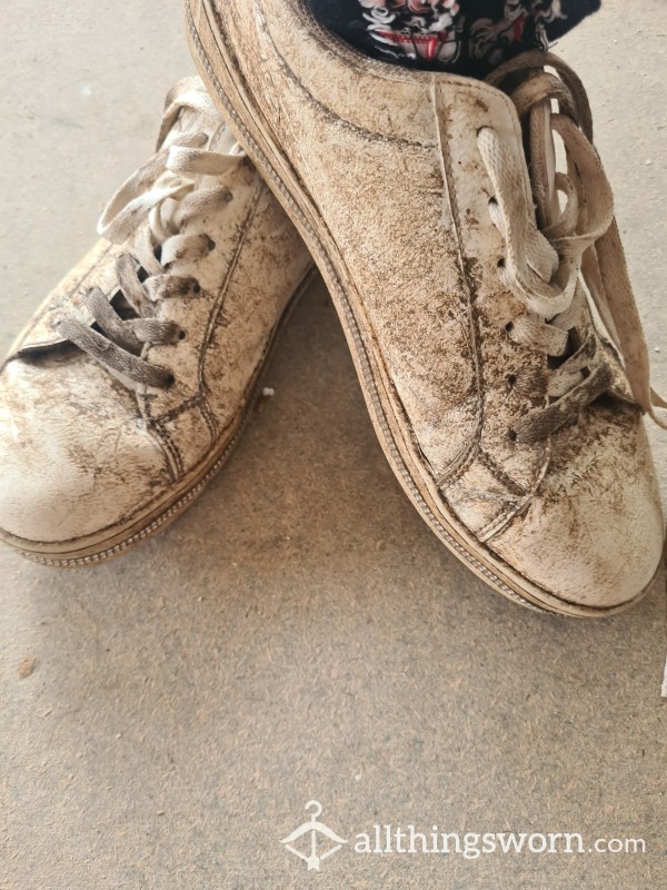 Down Right Dirty, Filthy, Trashed Trainers. Think You Can Clean Them?