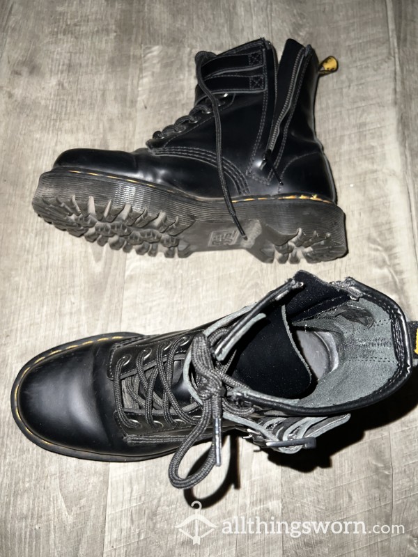 Dr. Martens Leather Boots Smelly