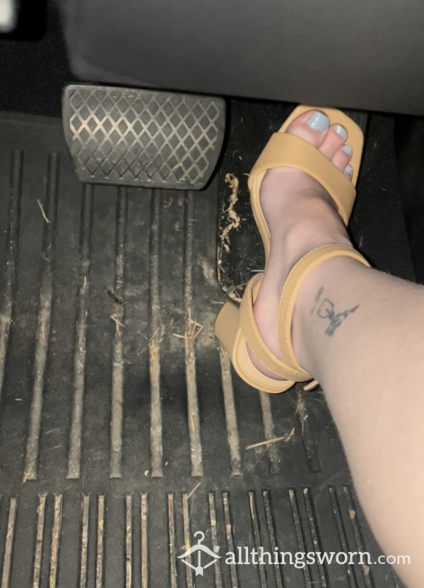 Driving With Sexy High Heels 👠