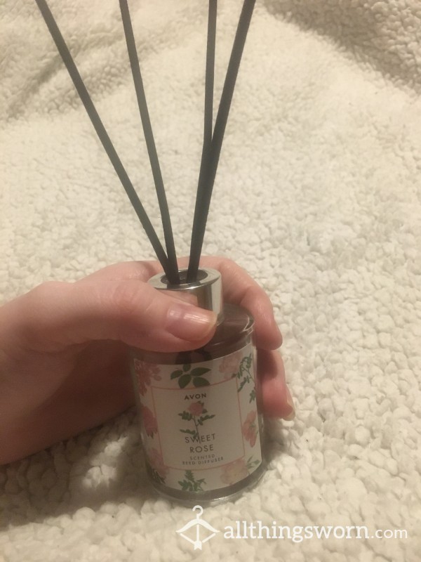 Eau De Toilet - Who Wants The Fresh Sexy Fragrance Of Me, Filling A Room In Your House? Whether It’s 🍋 Or A Little 💦.......this Room Diffuser Will Bring Any Room To Life! Comes With 6 Sticks 