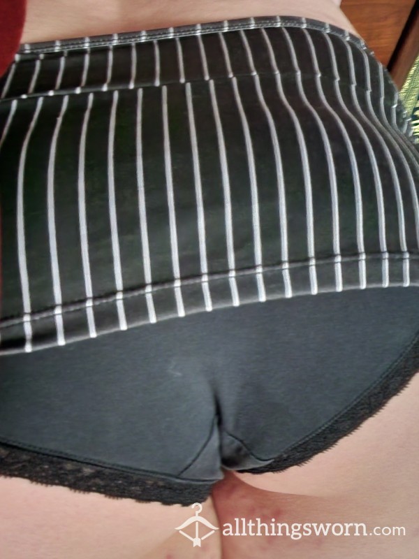Espiral Medium Large Black And White Pinstriped Micro Skirt