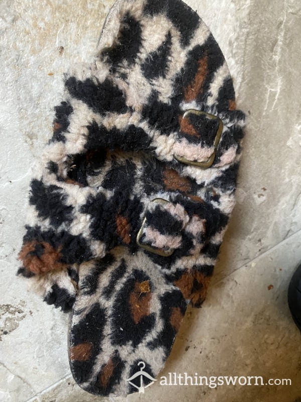 Everyday Home Cheetah Print Furry Sandals