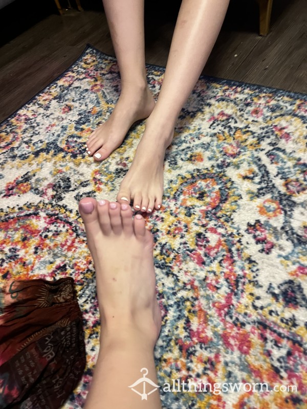 Exclusive Content!! Naughty Bestfriends Foot Play For 2 Minutes 🩷🤍😩