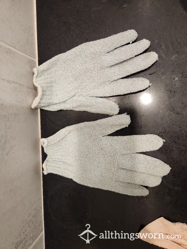 Exfoliating Shower Gloves- Used Since 2019