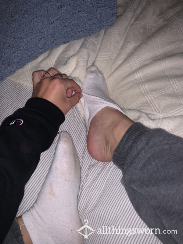 Feet Pics (taking Off Socks) 💦
