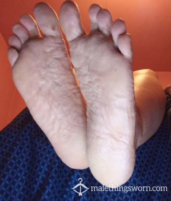 Feet & Twinkle Toes