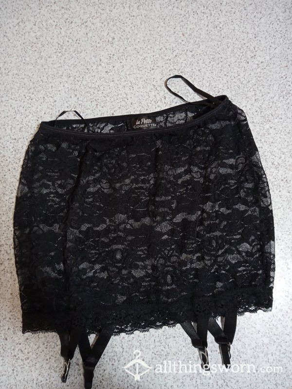 Figure Hugging Black Lace Suspender Skirt. Size Medium. No Tags