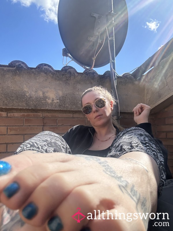 Findomme - Treat Your Goddess Witch To A Pedicure And Pick The Colour