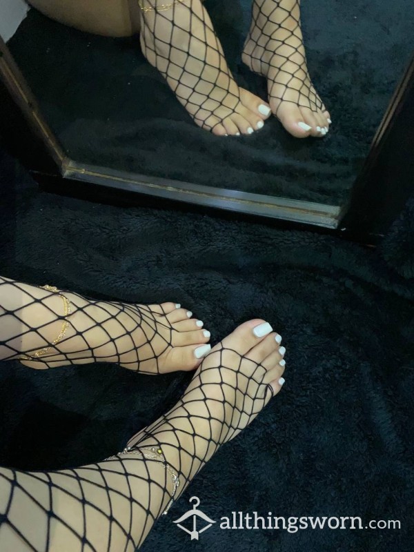 Fishnet Stockings Pretty Feet White Toes