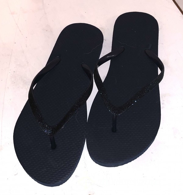 Flip Flops (Shipping Included)