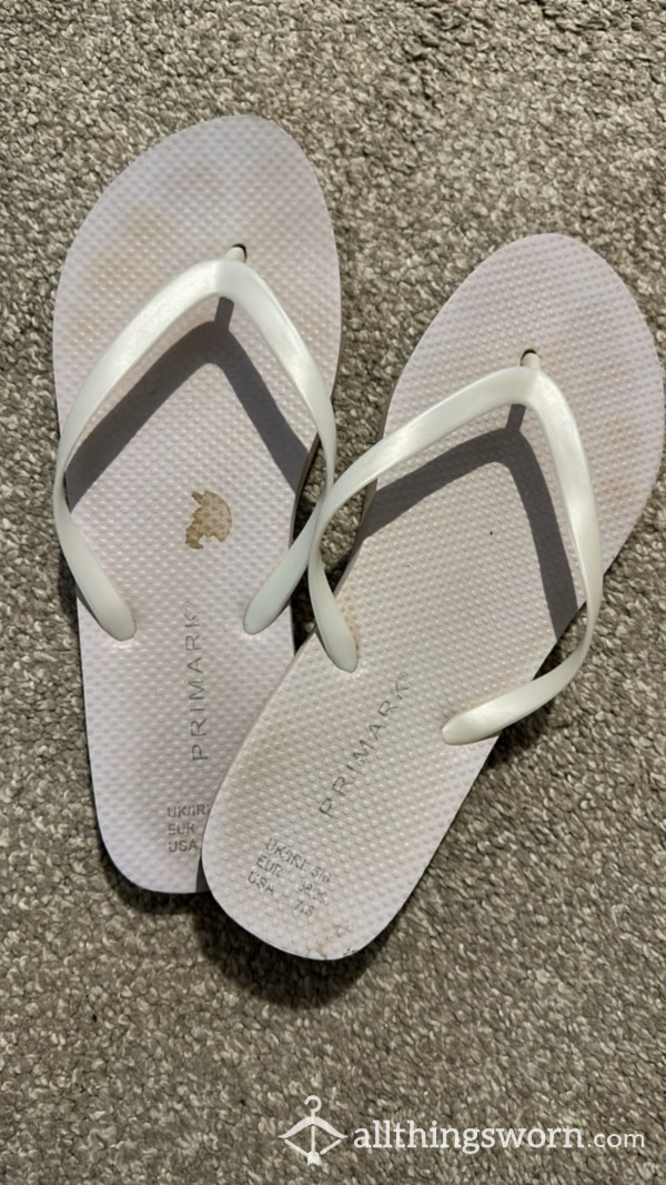 Flip Flops 🩴 With Visible Toe/heel Prints