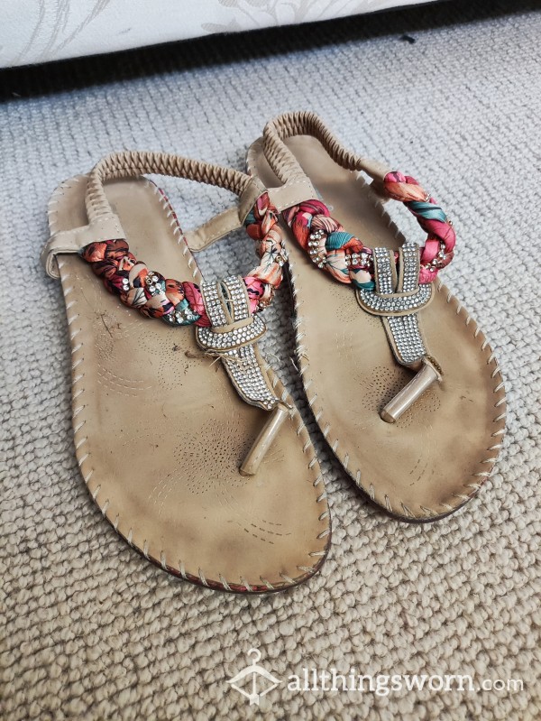 Flipflops With Toe Prints