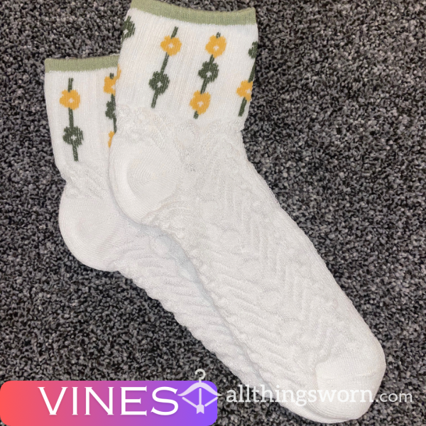 Floral Vine Ankle Socks 🌿 1 Day Wear And 1 Workout Included
