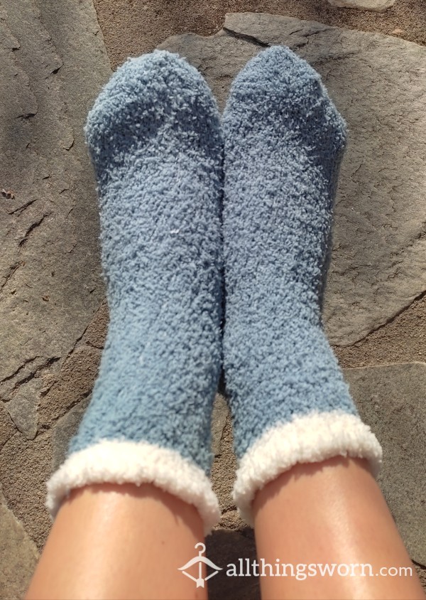 Fluffy Fuzzy Socks 🧦❄️