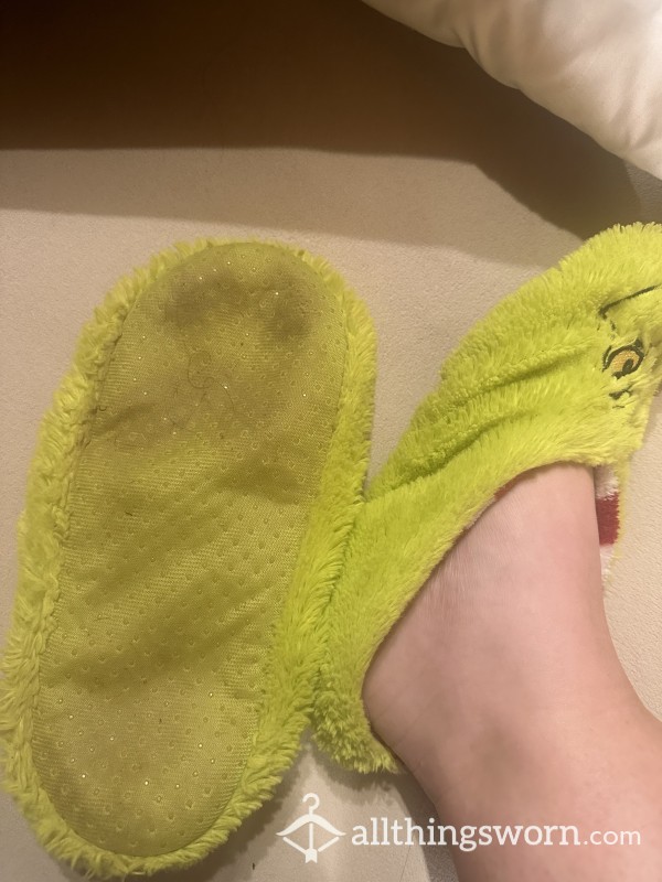 Fluffy Grinch Slippers