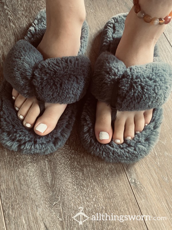 Fluffy Split Toe Slippers