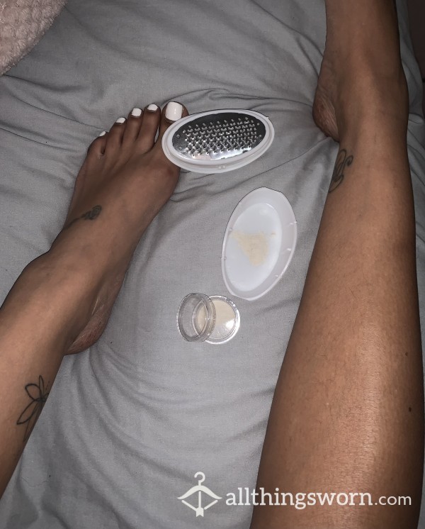 Topless Foot Dust Collection And Rubbing Lotion N My Feet 🦶🏽