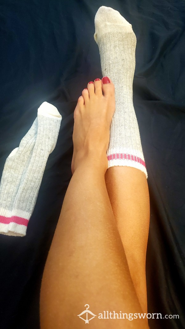 Foot Fetish Video! 🤤 Any 1 Of Us