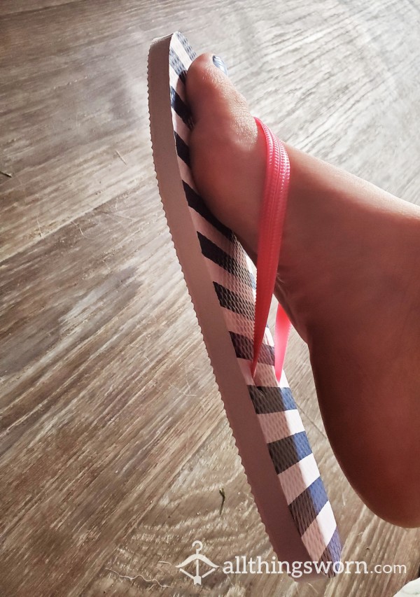 ❤ Foot Print Flip Flops ❤