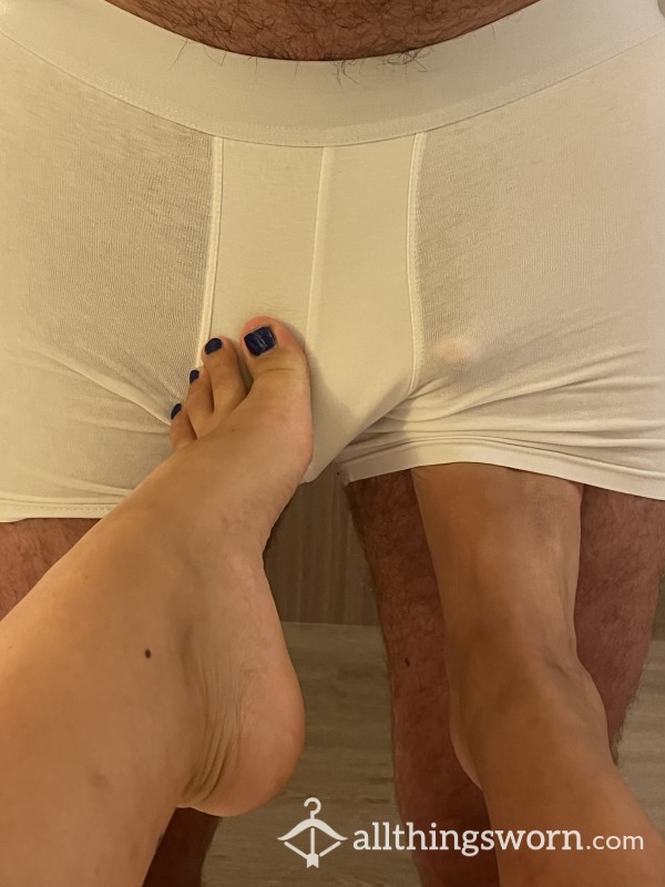Footjob With A Happy Ending