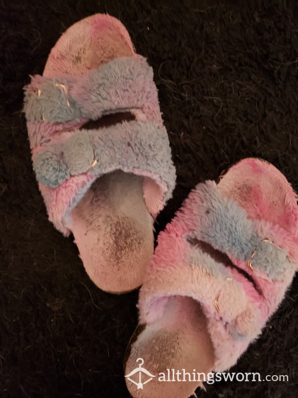 FOOTPRINT Fuzzy Open-Toed Multicolored Slippers