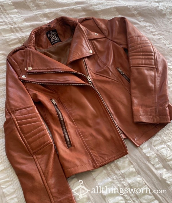 😘🥵🔥SO HOT!! Intense, Fun!!  For A Serious, No Nonsense Buyer Who Will Have A Forever Item Of Mine!! 😘🥵😍 100% Genuine Leather!! Gorgeous In Every Way, A Jenna Classic. 😘🥵🔥😍