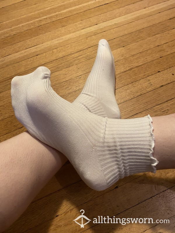 Frilly White Ankle Socks