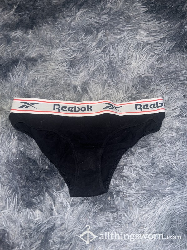 Full Back Black Reekbok Size M