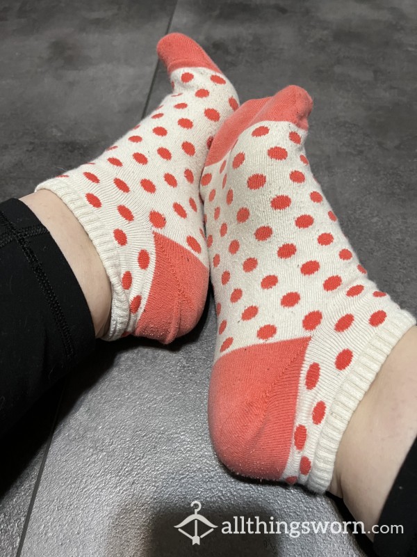 Fun Polka Dot Ankle Socks! 🧡