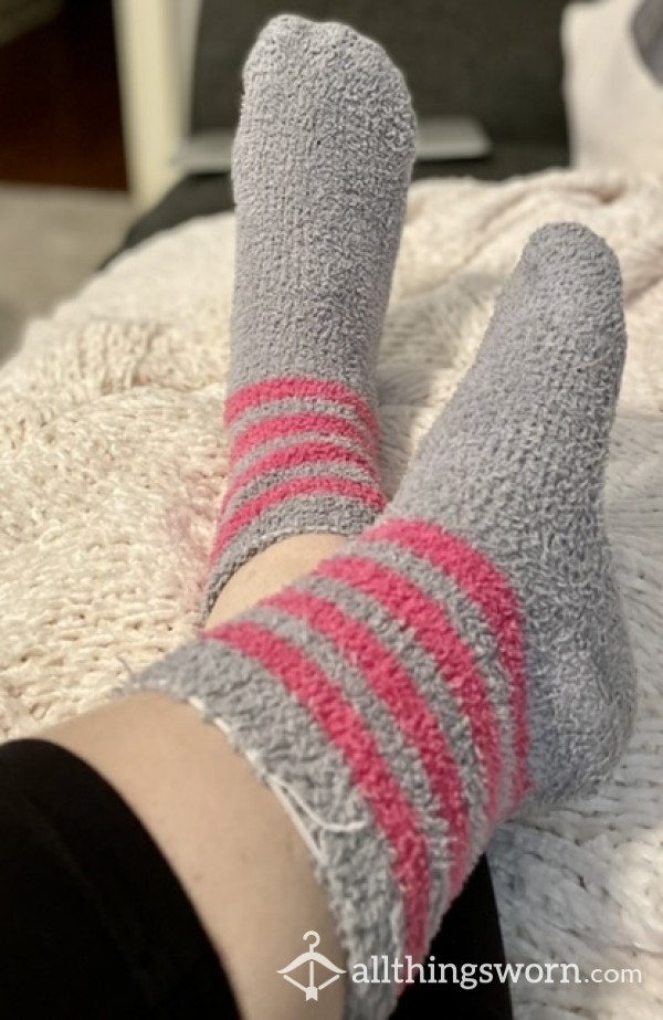 Fuzzy Grey And Pink Strip Half Calf Socks