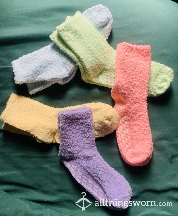 Fuzzy Grippy Socks - Multiple Colors!!! 💖 👣