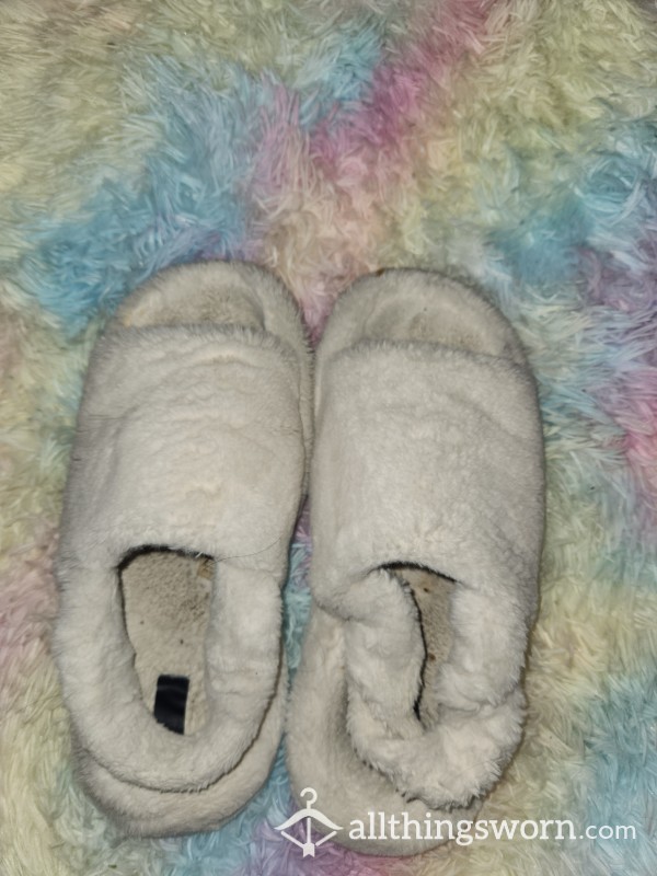Fuzzy White Slippers! Time For New Ones