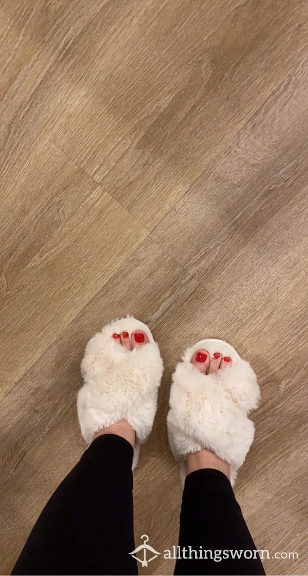 Fuzzy White Worn Slippers