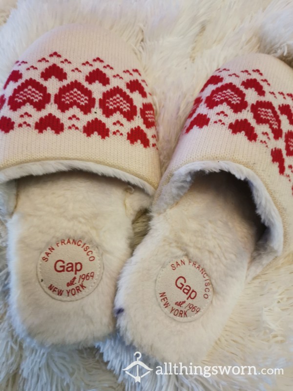 Gap Size 6 Red And White Smelly Slippers