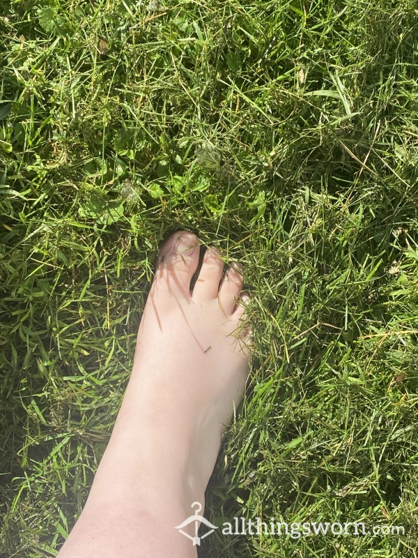 Grassy Toes