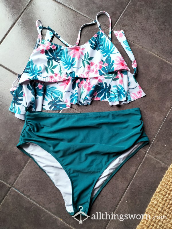 FLASH SALE £16.00 WITH UK POSTAGE ONLY Green And Pink Frilled Bikini XL