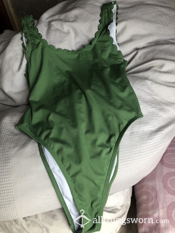 Green Cute Bodysuit/swimsuit 💚