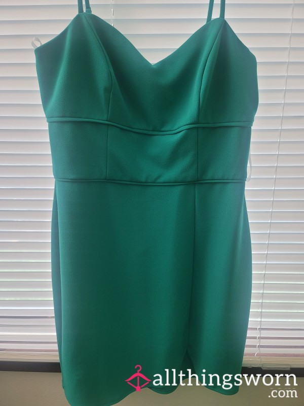 Green Skin-tight Dress