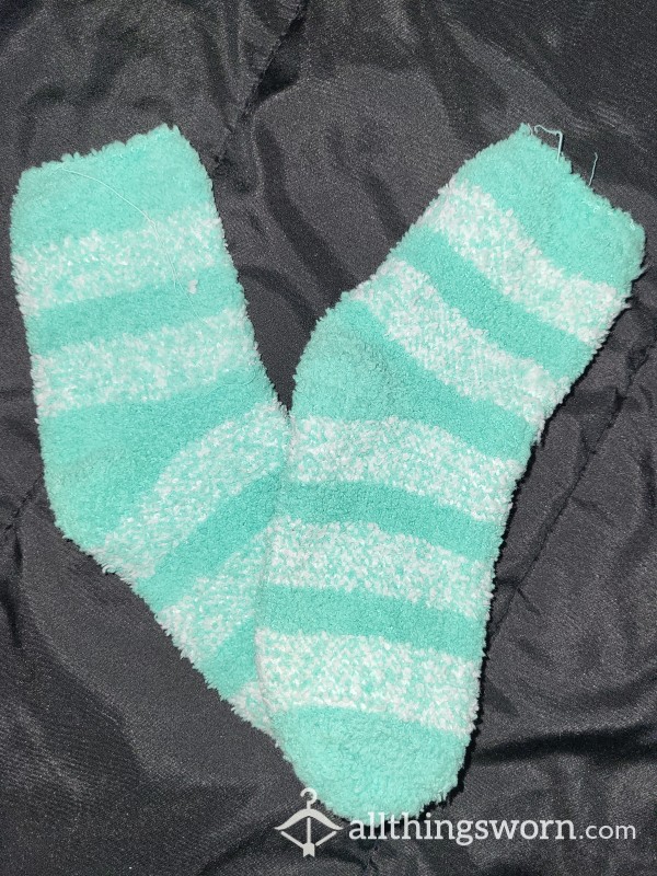💚 Green Striped Fuzzy Socks