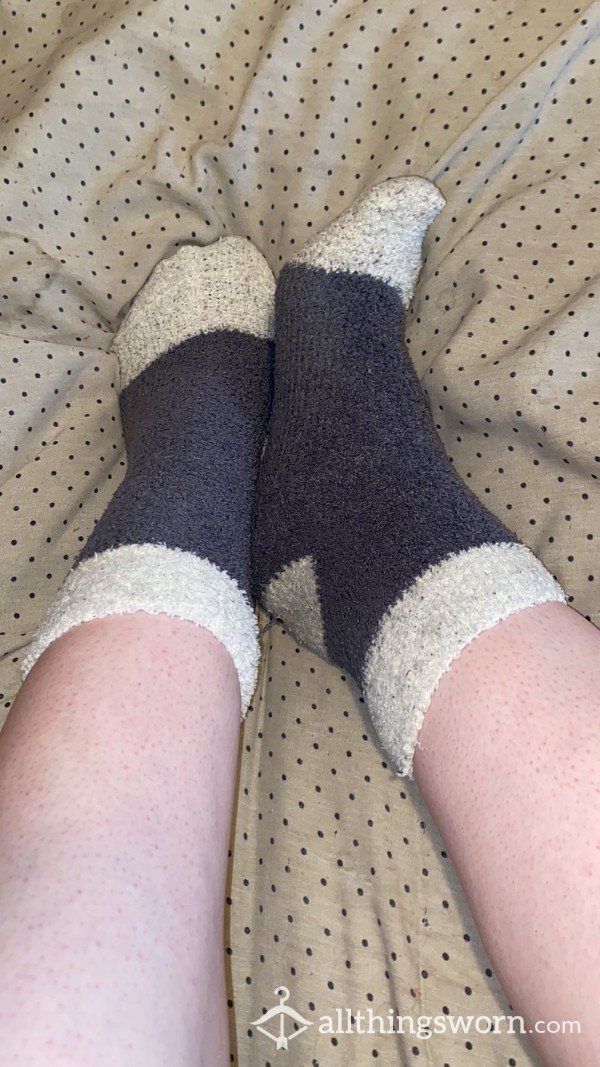 Grey And White Fleece Over Ankle Socks