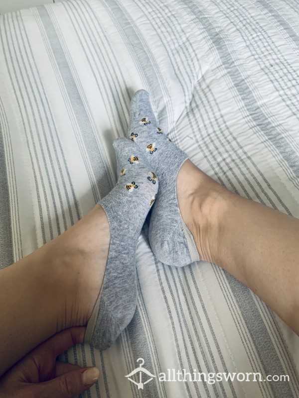 Grey Bee No-Show Socks (Cotton)